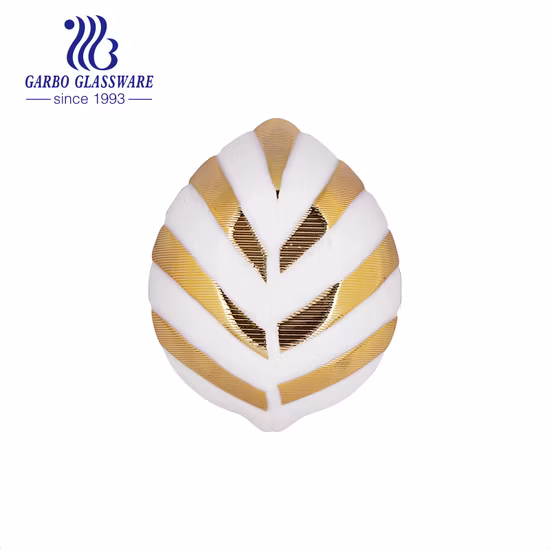 Luxury 1.8L High Shock Resistant White Opal Dinnerware Square Glass Casserole with Electric Golden Plate and Lid for Soup